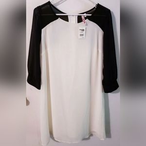 NWT Charlotte Russe Black White Tunic Top Size Large
